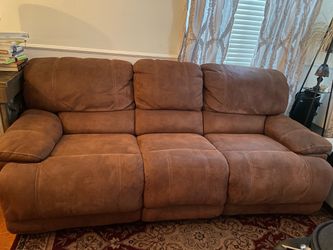Cheers 3-Seat Dual Reclining Sofa – Excellent Condition