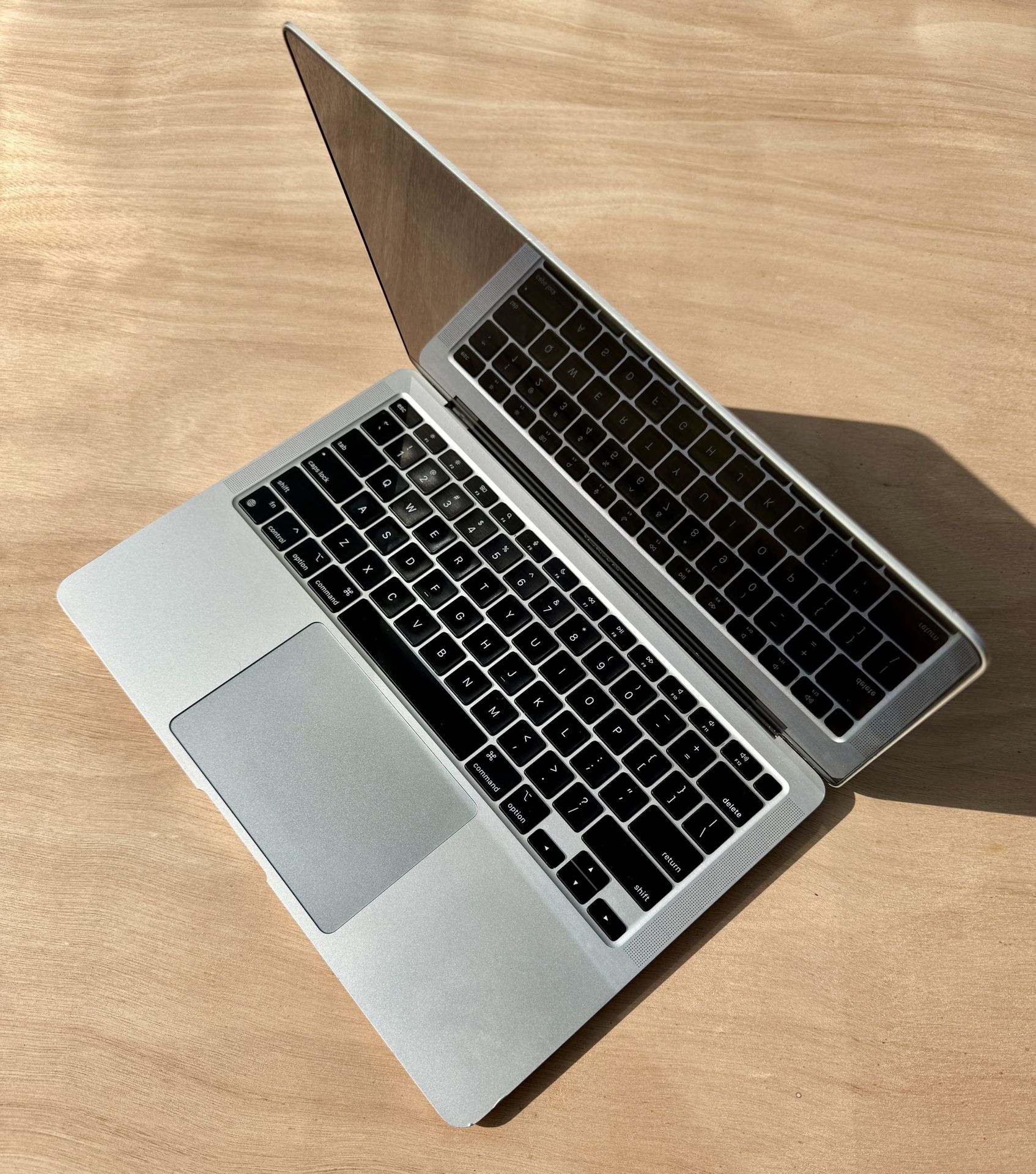 MacBook Air 13.3” 8GB