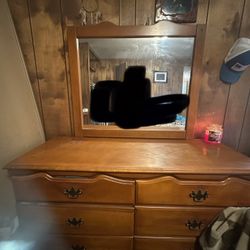 Dresser With Mirror 