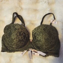 32D  Brand New Victoria Secret Bra 