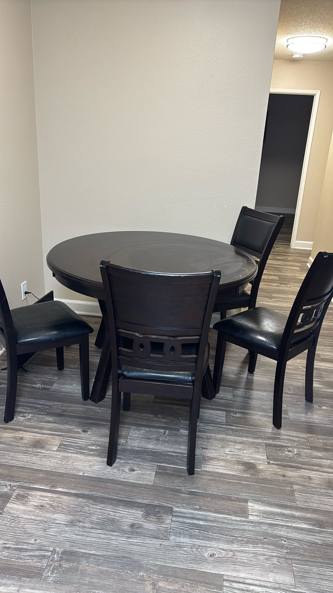 Mor 4 Piece Dining Table Set for Sale in Lakeside, CA - OfferUp
