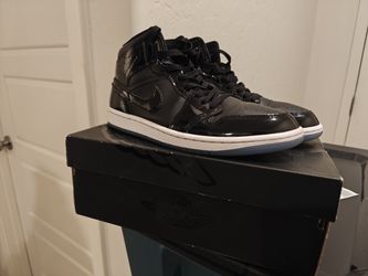 Air Jordan 1 Mid SE Size 8.5