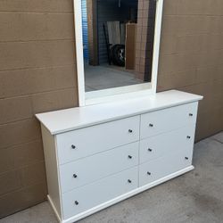 6 DRAWER DRESSER w/MIRROR