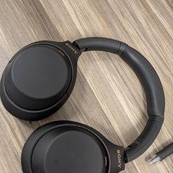 Noise Cancelling Headphones-Sony 