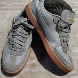 MENS PUMA 10. 5 SHOES