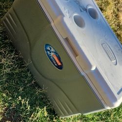 Coleman 70qt Silver Ice Chest 