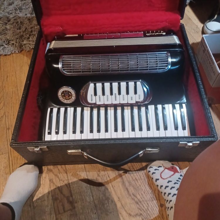 Lo duca store accordion