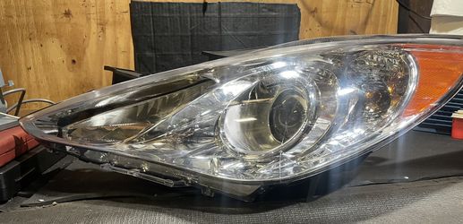 Faro Delantero Lado Chofer Halogeno Con Lente Trasparente