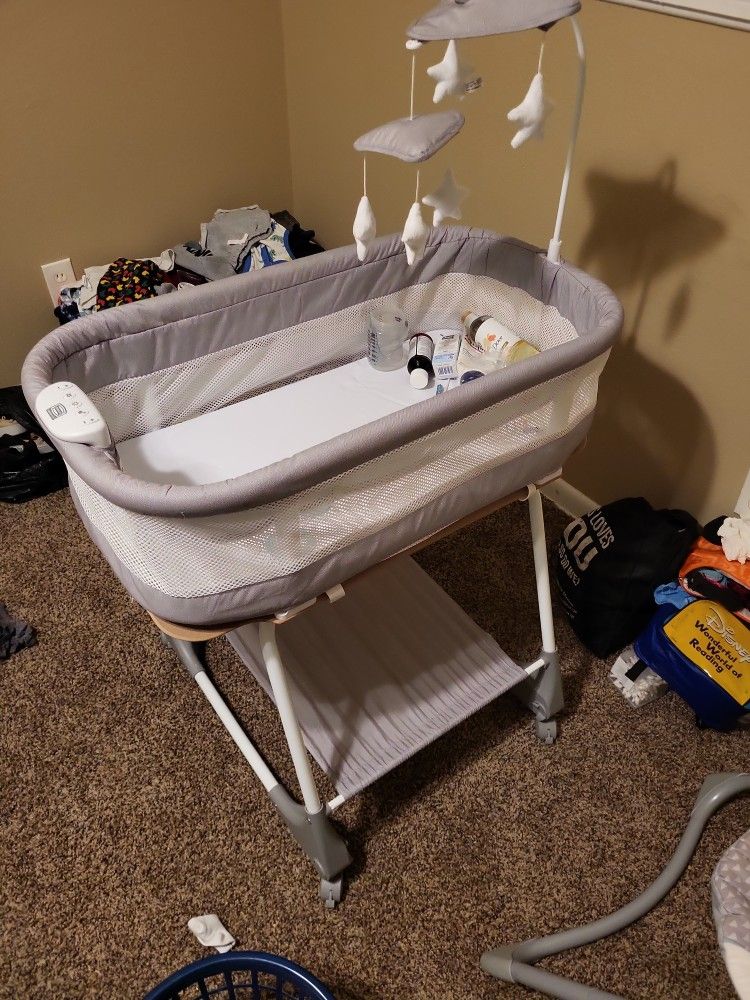 BABY BASSINET/BABY SWING COMBO