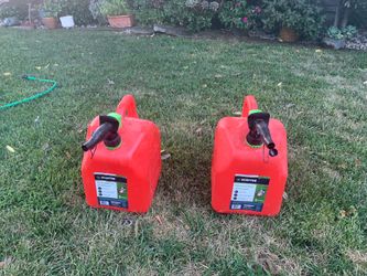 5 gal Smart Control gas can with rear handle