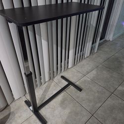 HOSPITAL Bed Side  TABLE IN OUTSTANDING CONDITION NO WHEELS