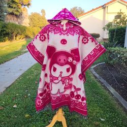 Ponchos Adults Kuromi, Hello Kitty.. Gabanes