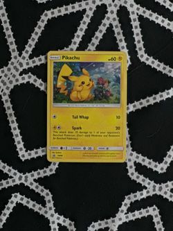 Pokemon — Basic Pikachu (2017) Card