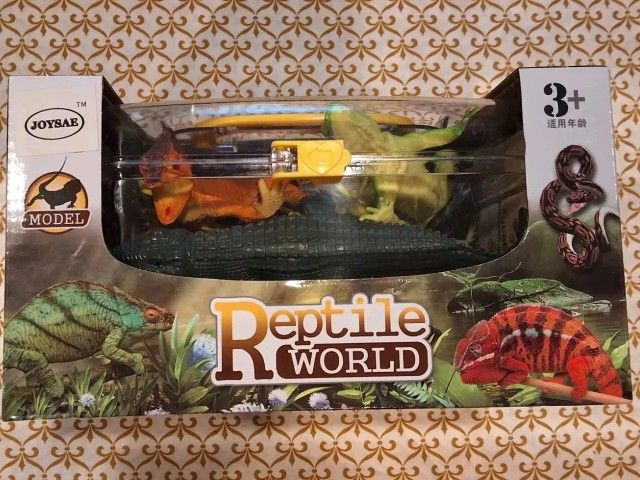 Reptile Animal Toy Figures Set with Carrying Case - Educational Kids Playset Din