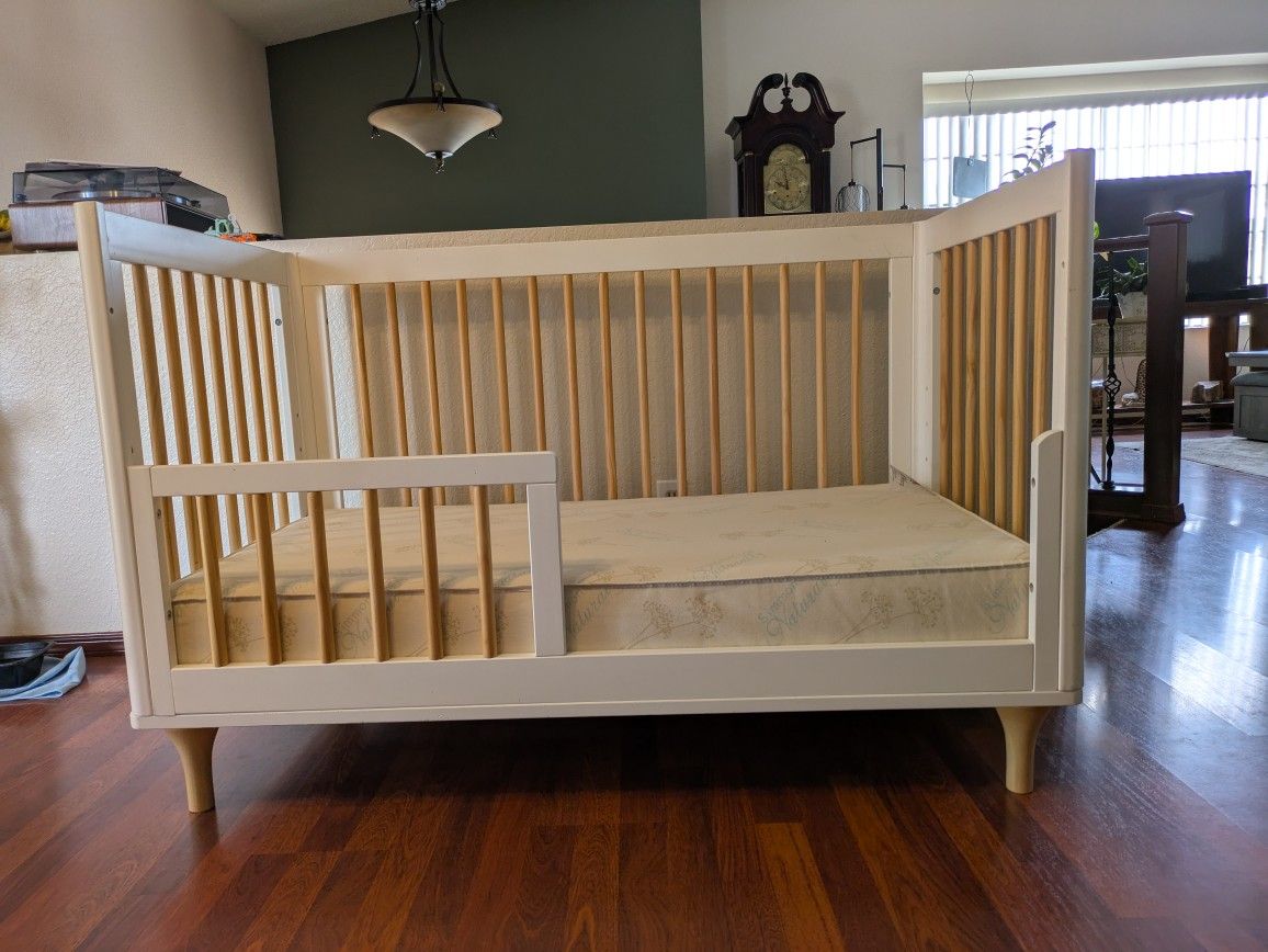 3  In 1 Convertible Molly Crib/Bed