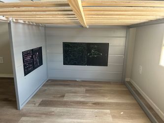 Loft bed - Full size