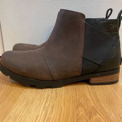 Sorel Sz 6 Emelie Chelsae Boot - waterproof, 100% leather 