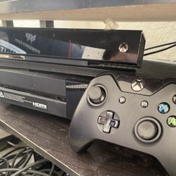 Xbox One (With Kinect, Cords & Controller)
