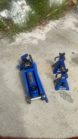 Floor Jack and Jack stands
