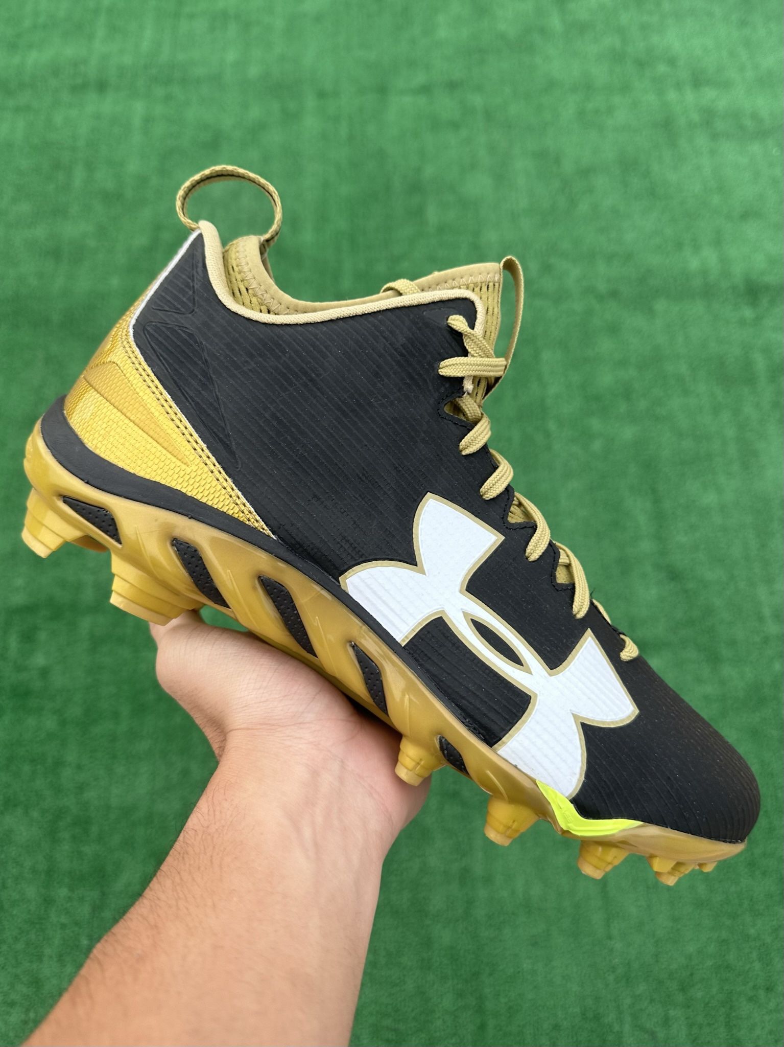 UNDER ARMOUR NITRO MID “BLACK GOLD” FOOTBALL CLEATS (Size 11, Men's)