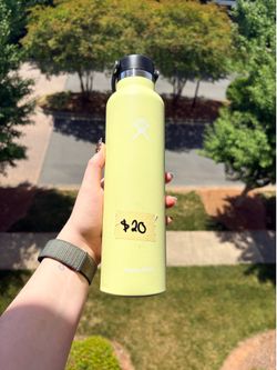 Pineapple yellow screw top Hydro flask