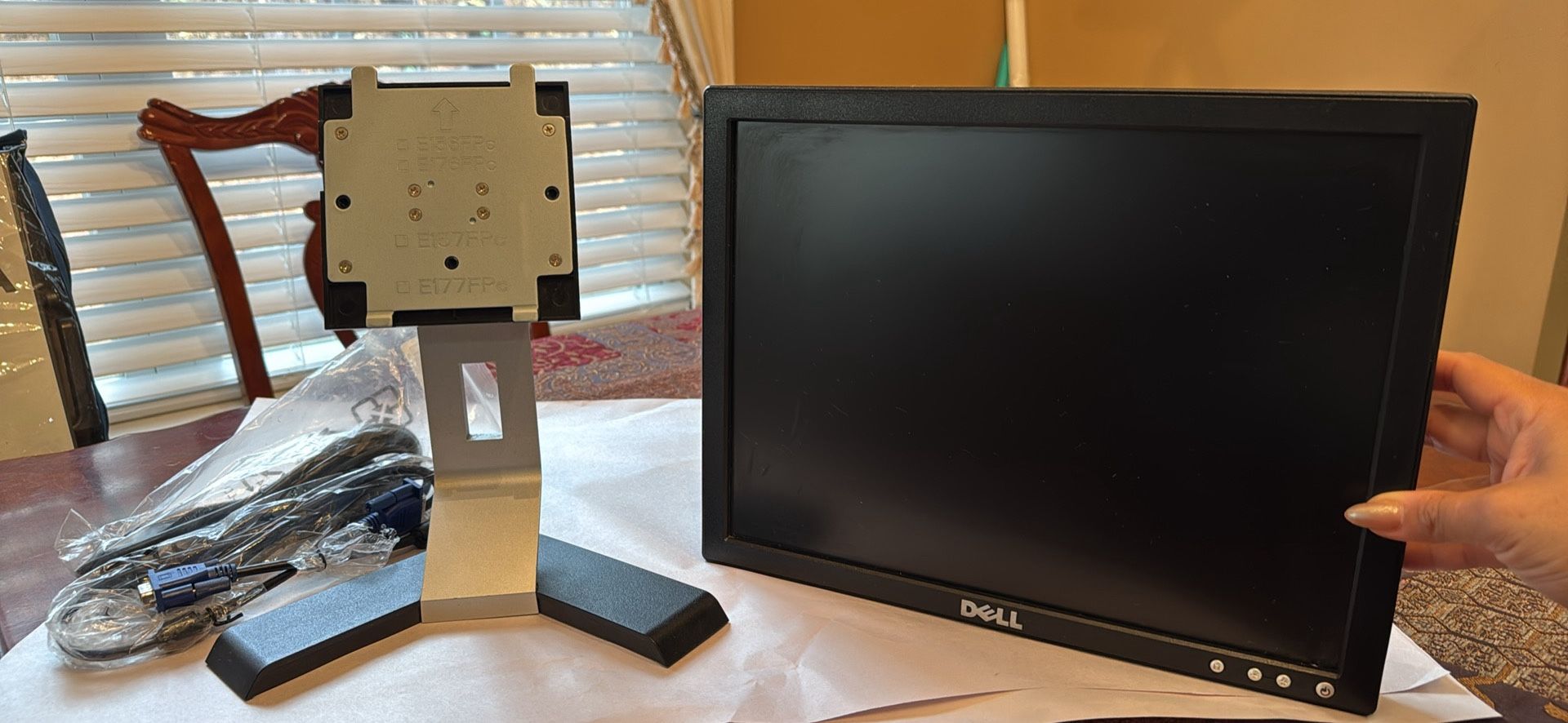 Dell monitor And Stand