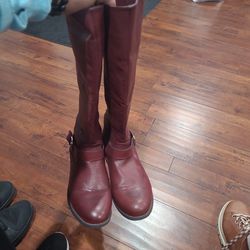 Women's Boots   FREE