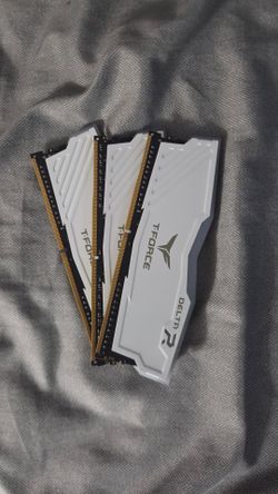 T-Force Delta R DDR4 RAM Kit – 3 Sticks