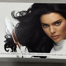 For Maxwell  Beauty Kendall Jenner