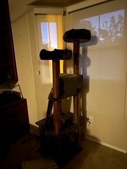 Cat scratching tower