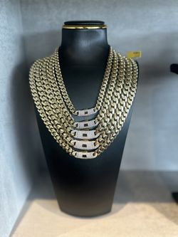 Cadenas y pulseras de oro 10k y 14k. 