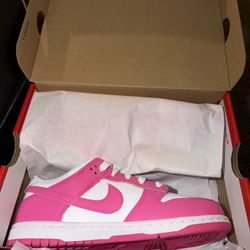 pink dunks 