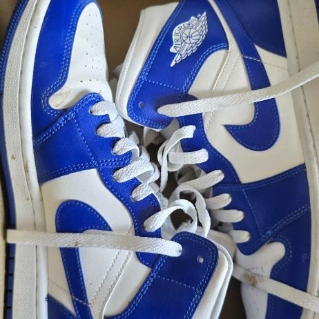 WMNS Air JORDAN 1 MID White/Hyper Royal-White