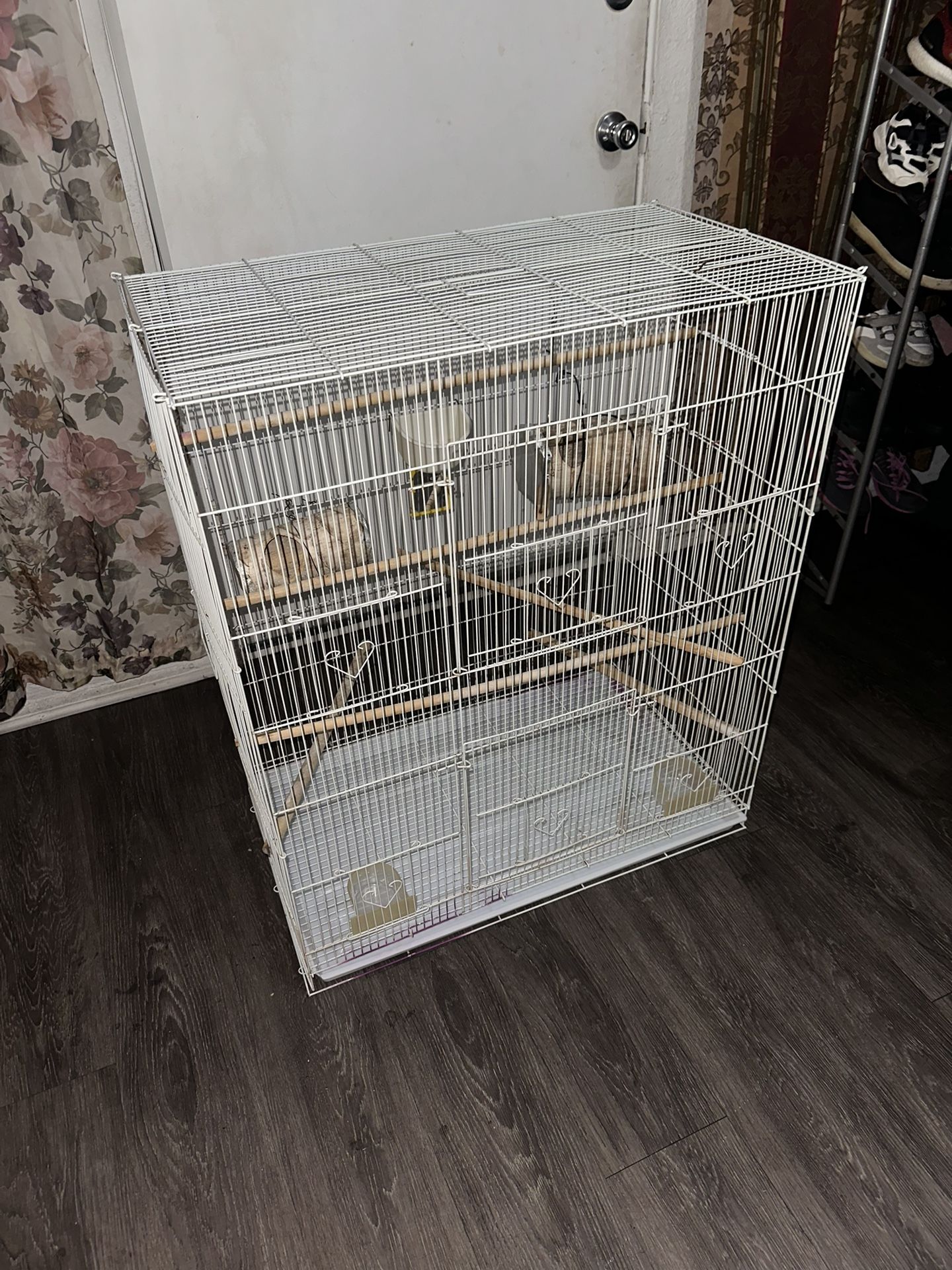 Parrot 🦜 Cage Or Any Small Pet It’s About 3 1/2 Ft Tall Great Condition $65