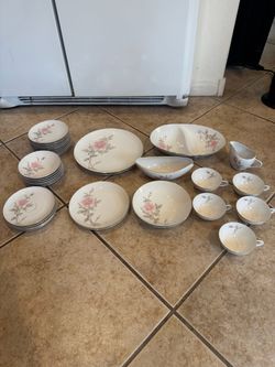 VTG 36 pcs Sanjo Fine China Pastoral Pattern mid Century 50’s & 60’s Gold Trim