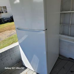 LG REFRIGERATOR STOP GETTING COLD MAY NEED FREON $75