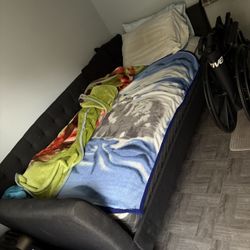Twin Bed 