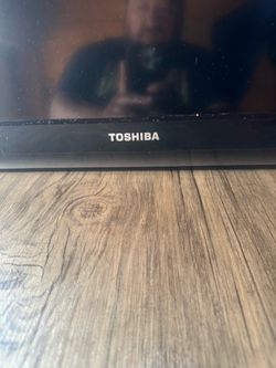 Toshiba 32C110U 32" LCD TV 720p HD Black HDMI ATSC 60Hz Built-In Speakers