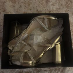 Nina gold sparkly high heels - Size 8