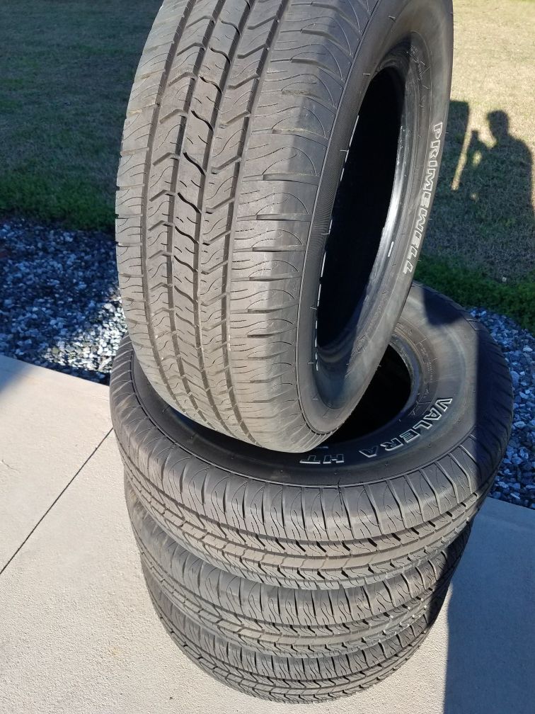 Primewell Valera HT 265/70r17 set of four. 95% tire tread.