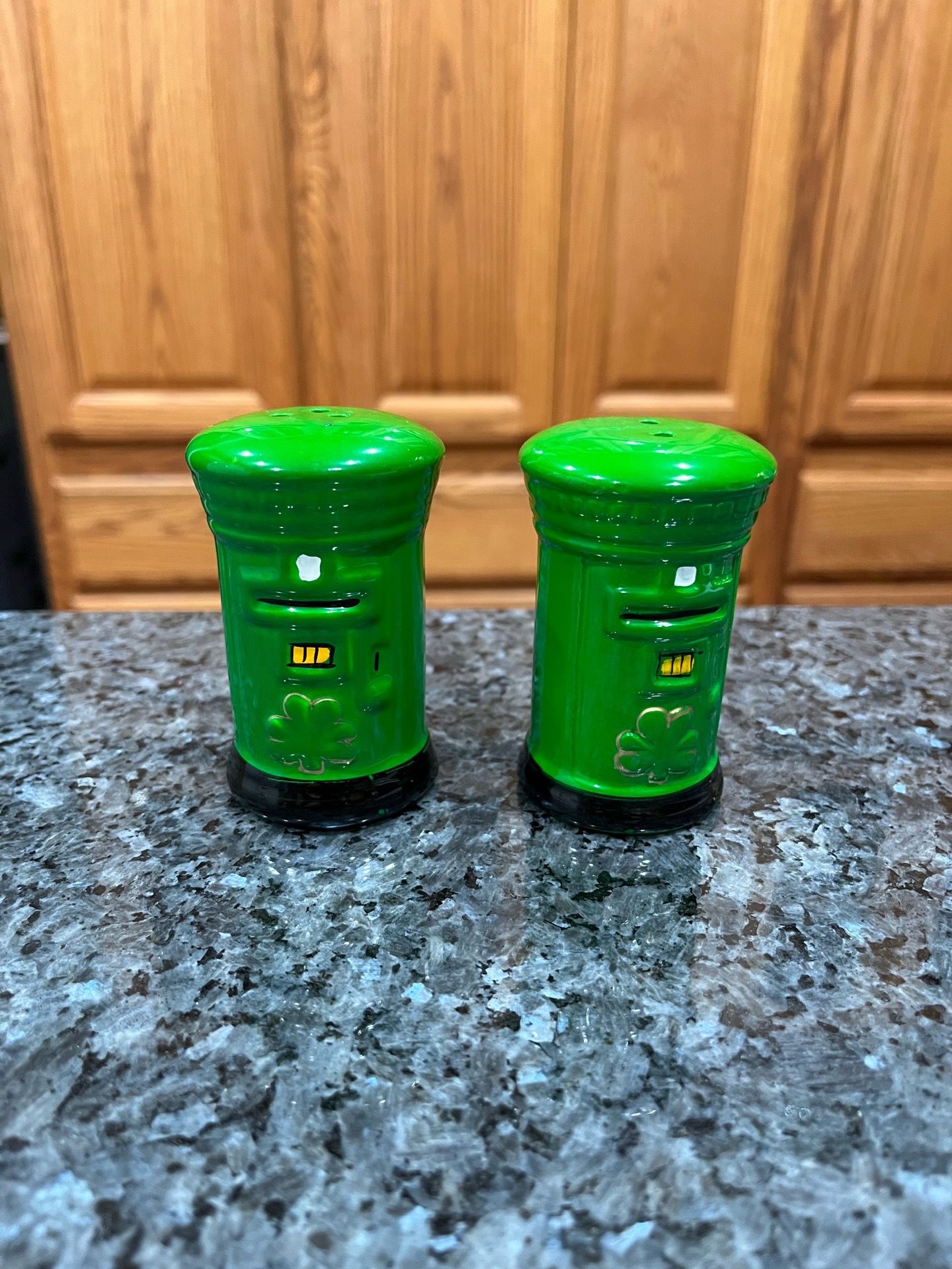 Vintage Souvenir Ireland Ceramic Pair of Salt and Pepper Shakers. Size approximately 3 inches tall. Preowned never used. Has been on display in a
