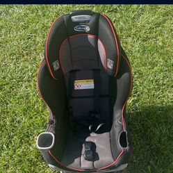 Graco Extend2Fit Convertible Car Seat, Ride Rear Facing Longer with Extend2Fit, 