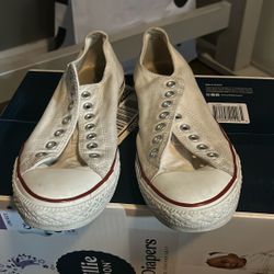 Converse Chuck Taylor All Star (Off-White) – No Laces, Needs Cleaning