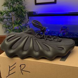 Yeezy 450. Utility Black