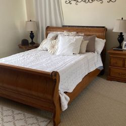 Queen bed and bedroom set
