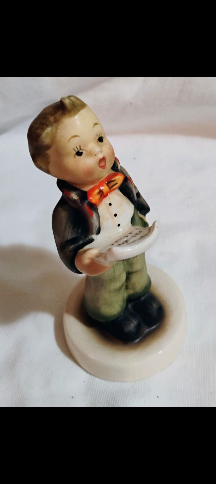 Vintage Goebel Hummel "The Singer" SH1A #135 Ceramic Figurine