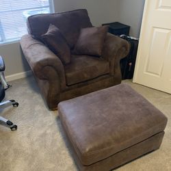 Oversized BroyHill Chair + Ottoman 