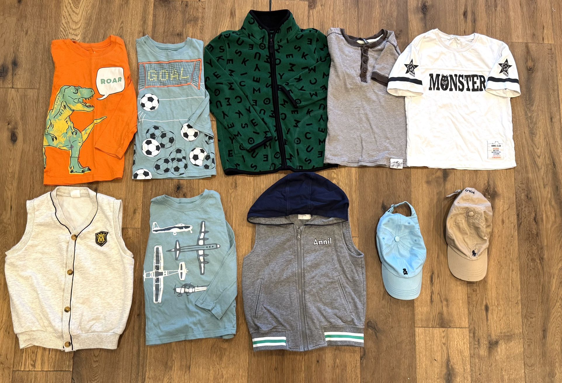 Boy shirts, Uniqlo fleece & polo hats Size 5/6, 120 10 items for $13