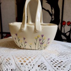 BLOOSOMS & BLOOMS DESIGNED EASTER PORCELAIN BASKET W/PURPLE & YELLOW TULIPS