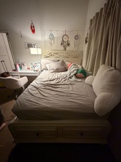Full bed with mattress